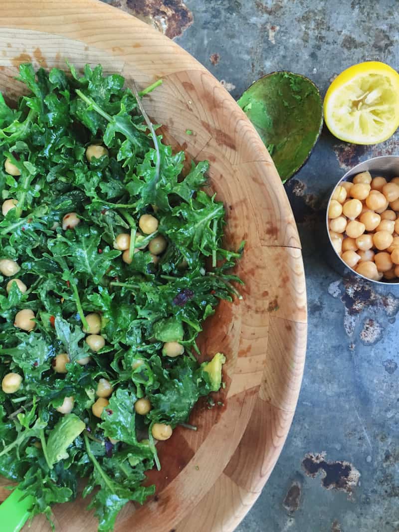 Baby kale salad with chickpeas