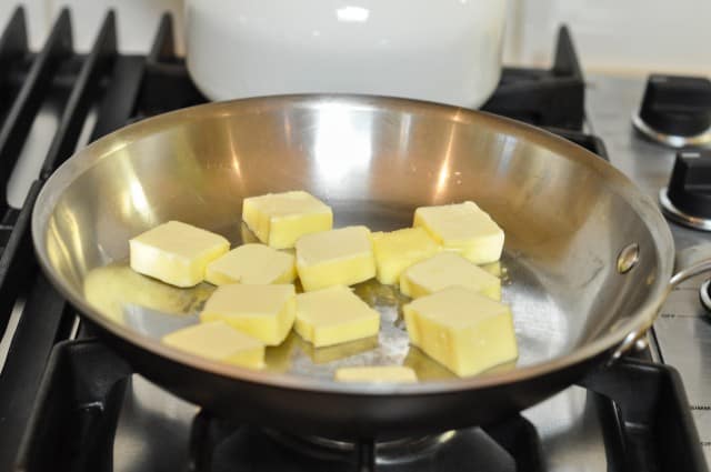 butter slices in a pan