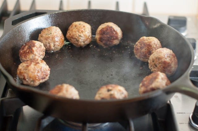 Cooking turkey meatballs in skillet