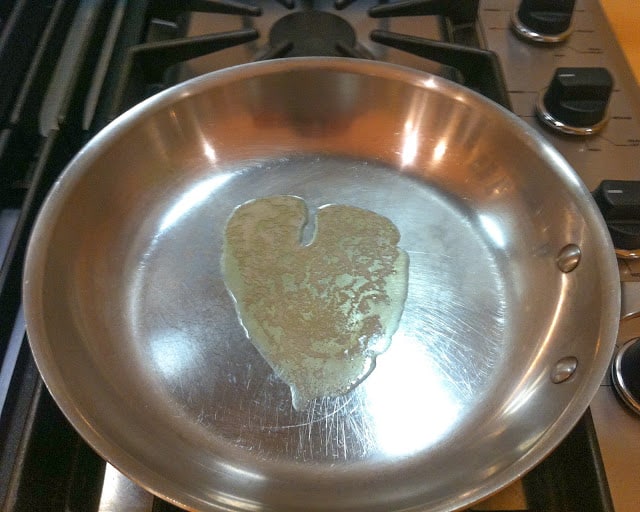 Heart of oil in pan