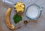 pineapple mint and banana smoothie ingredients