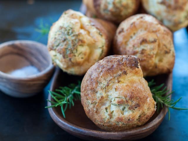 https://marinmamacooks.com/wp-content/uploads/popovers-with-rosemary-and-sea-salt-1.jpg