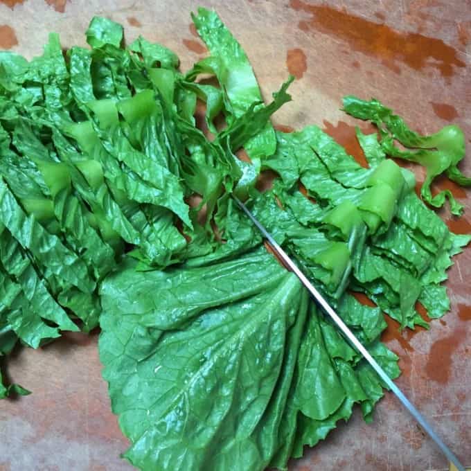 Slicing romaine lettuce