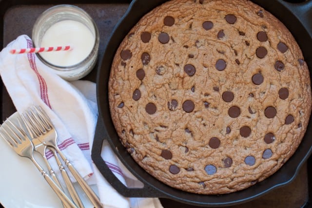 the best chocolate chip cookie skillet cookie