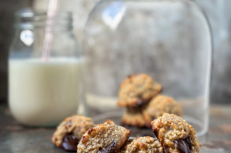 The best healthy chocolate chip cookies.
