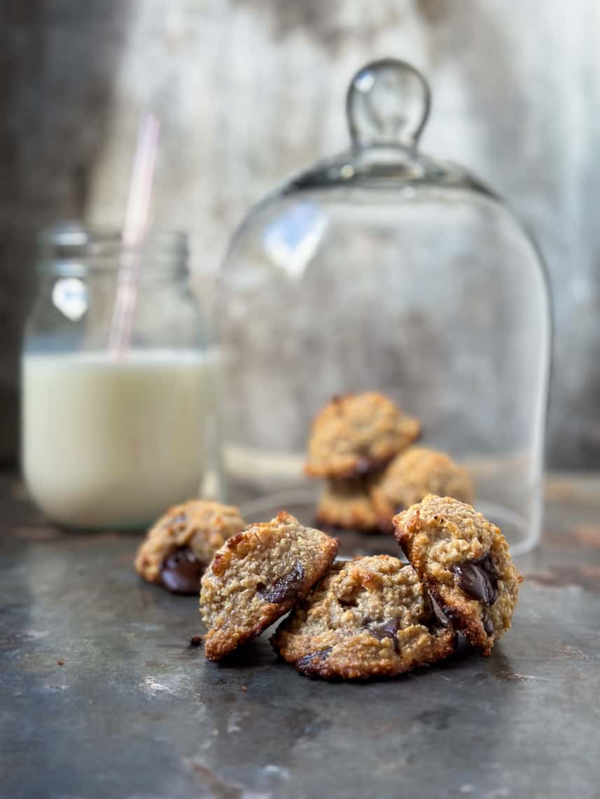 The best healthy chocolate chip cookies.