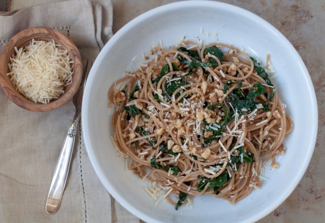 Whole wheat pasta with kale, lemon and toasted walnuts
